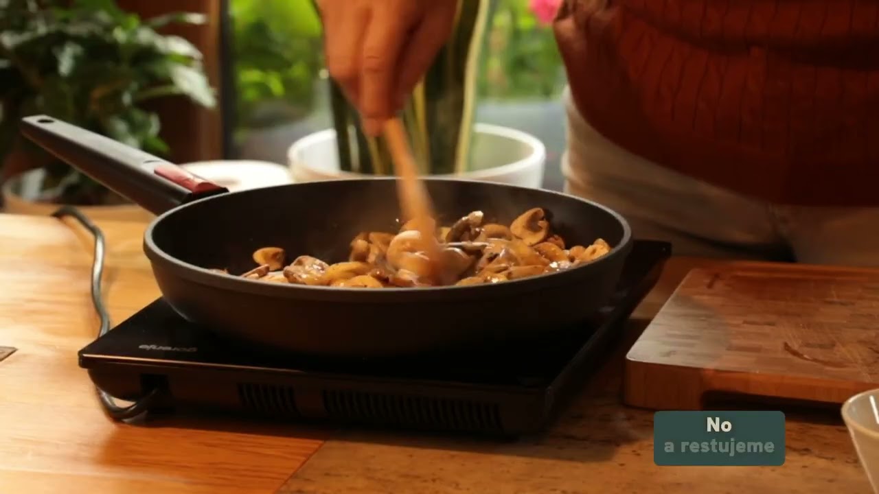 Chlie zapečen&yacute; so &scaron;ampiň&oacute;nmi a syrom | Zuzana Machov&aacute;