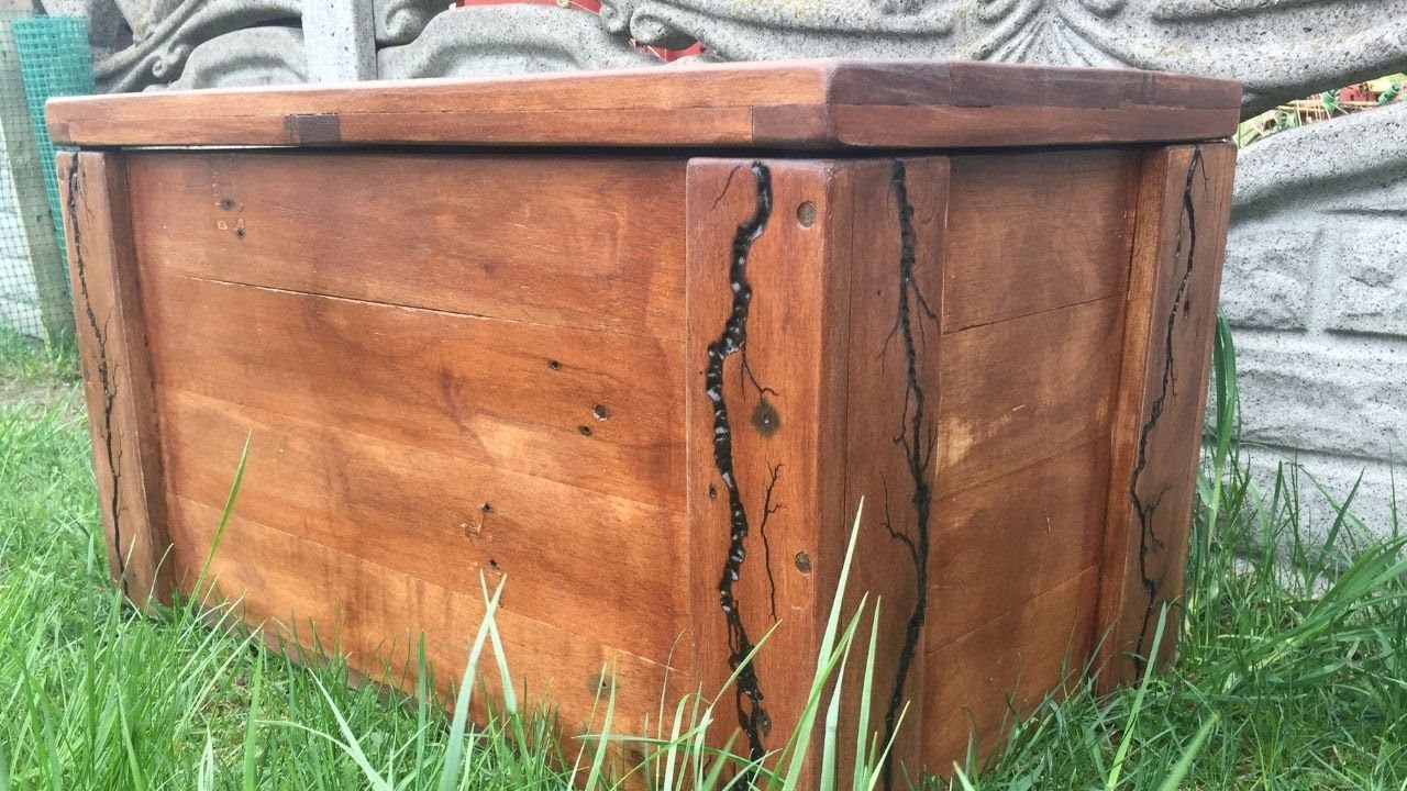 Skrzynia / Kufer drewniany. Wooden chest
