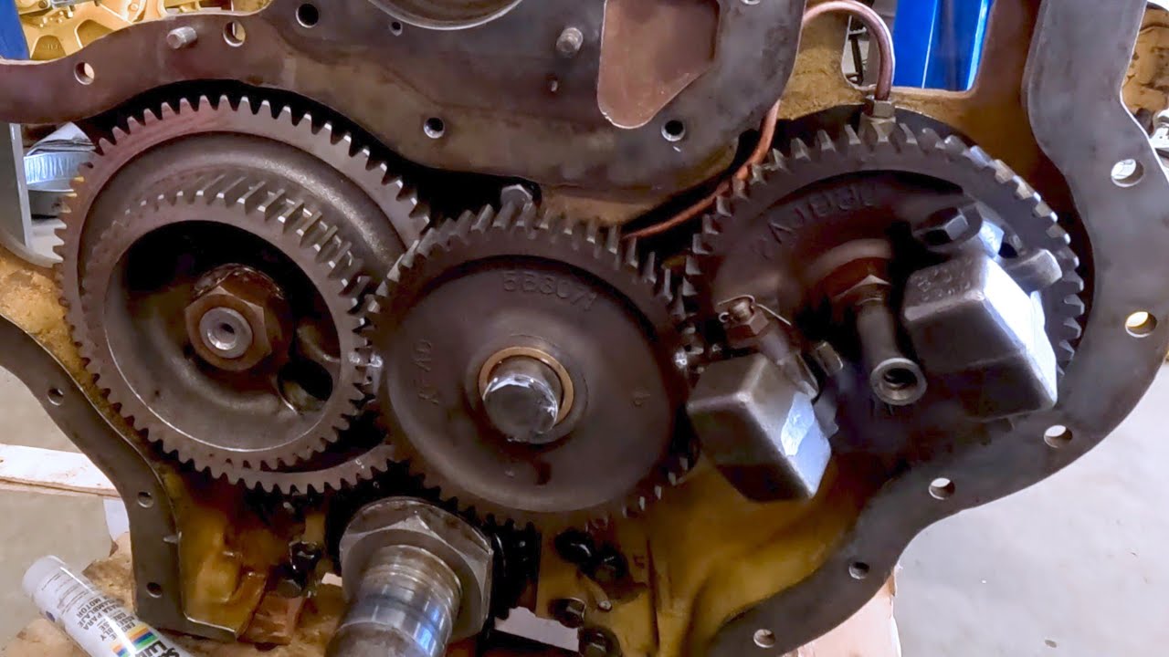 Cam, timing gears & front cover install Caterpillar diesel engine 1939 D4 