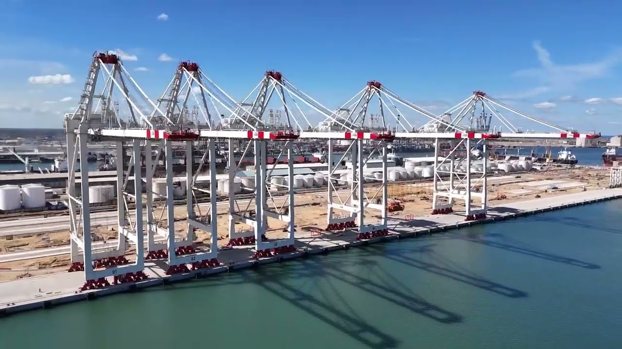 شاهد أحدث تصوير جوي لمحطة حاويات تحيا مصر 1 بميناء دمياط