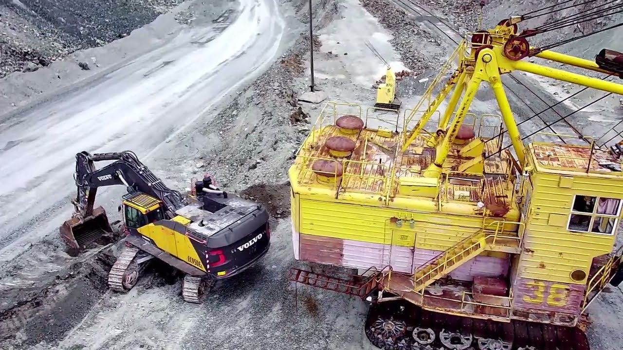 Карьер. Тяжелый экскаватор Volvo EC950E. Житикара.