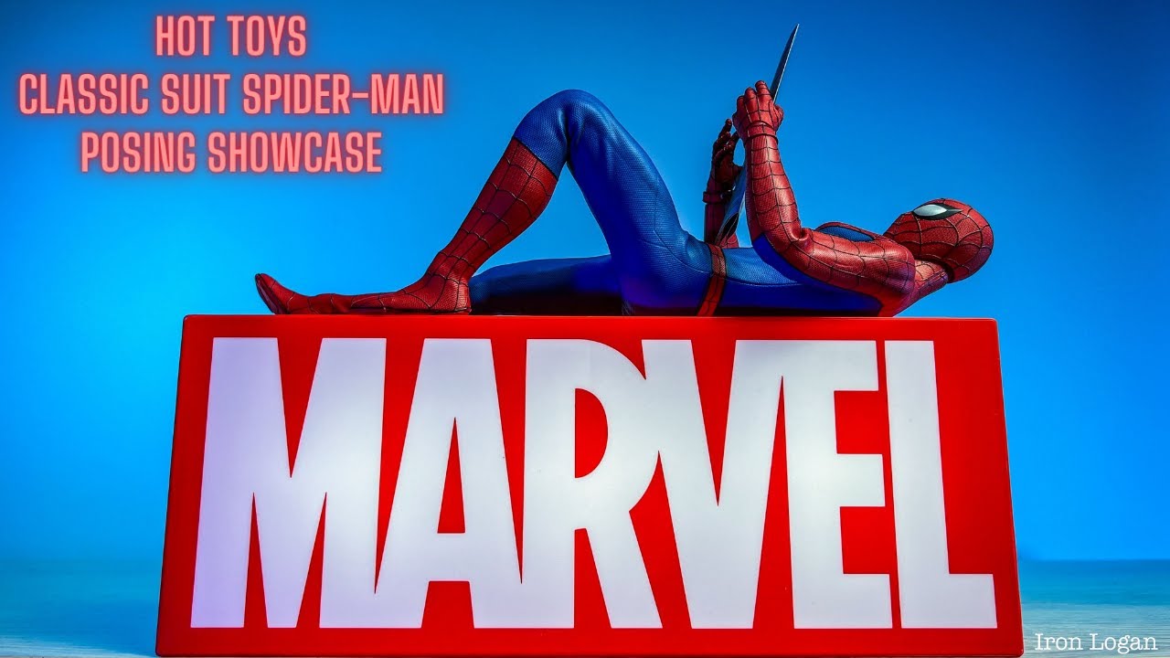 Hot Toys Classic Suit Spider Man Posing Showcase