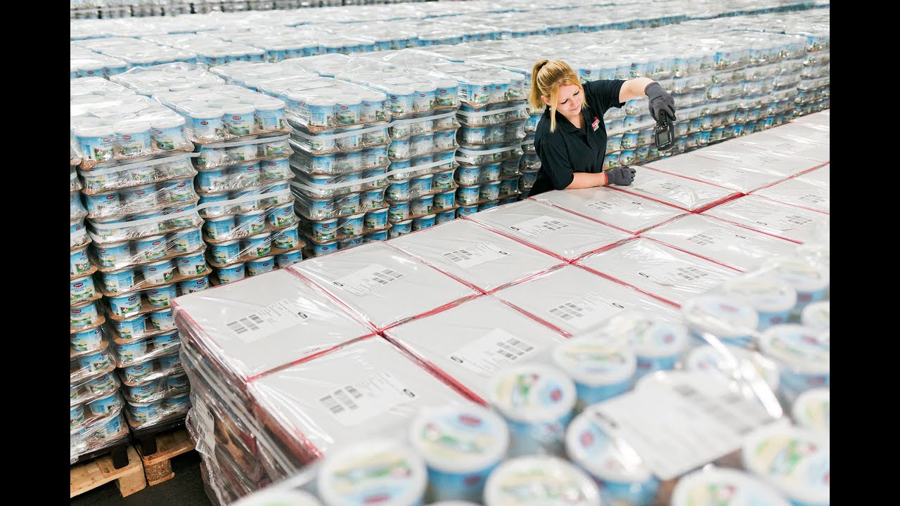 TAG STYRINGEN: Pernille har valgt uddannelsen til lager- og logistikoperat&oslash;r