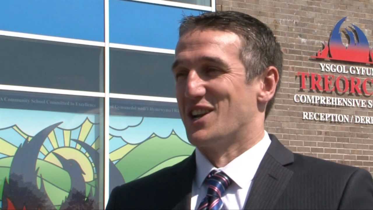 Bilingualism boosts grades at Treorchy Comprehensive