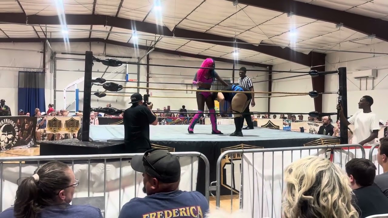 1CW DEBUT 8/09 Tiffani Avatar vs Jade Onyxx vs Big Daddy Adrianna
