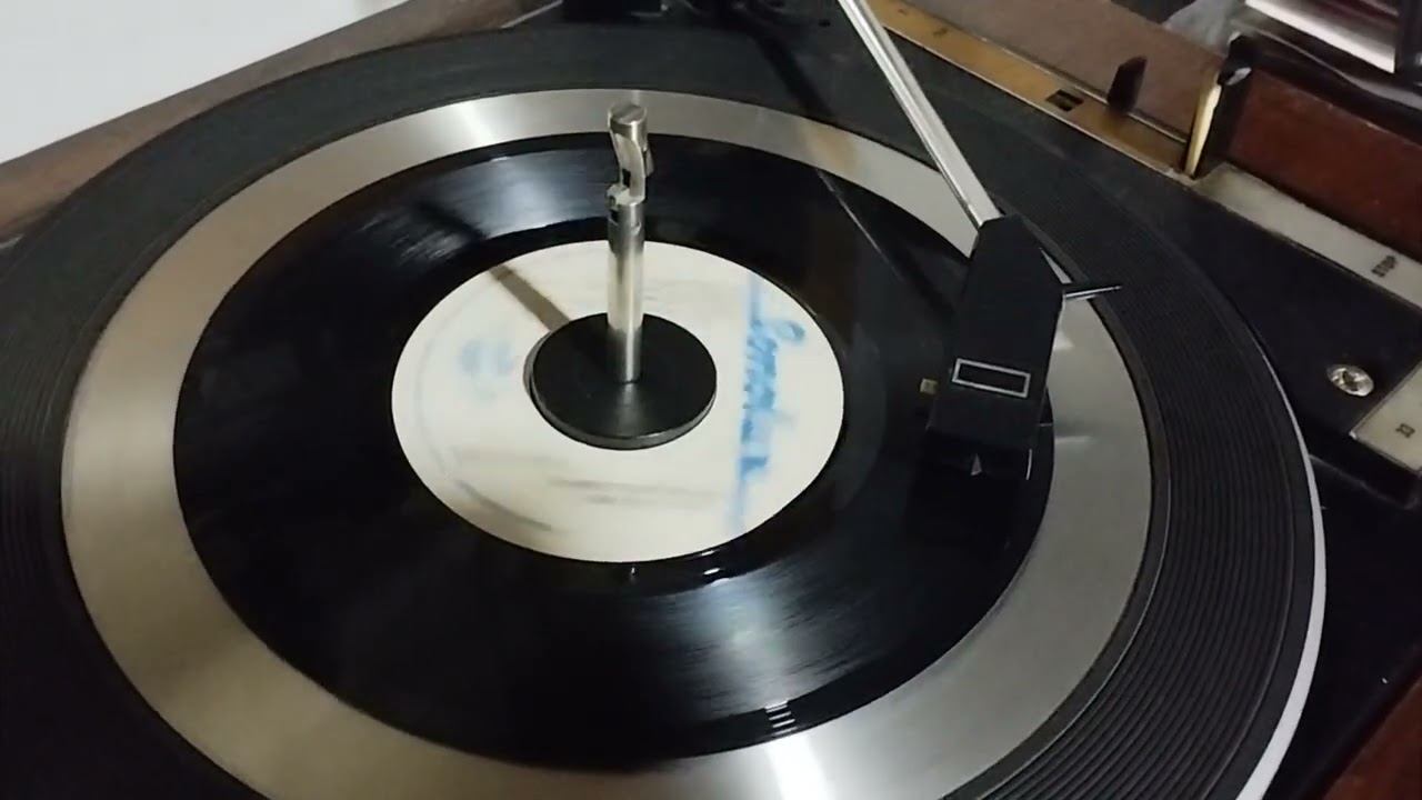 Triste y solo - Julio Lalama con Naldo Campos - 45rpm