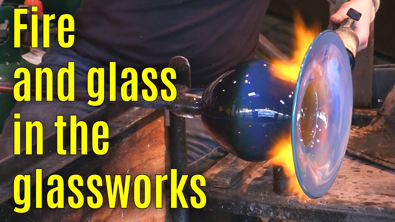 Fire and glass in the glassworks - Glasblazen door Jacomine de Graaf en Paul Spannenberg
