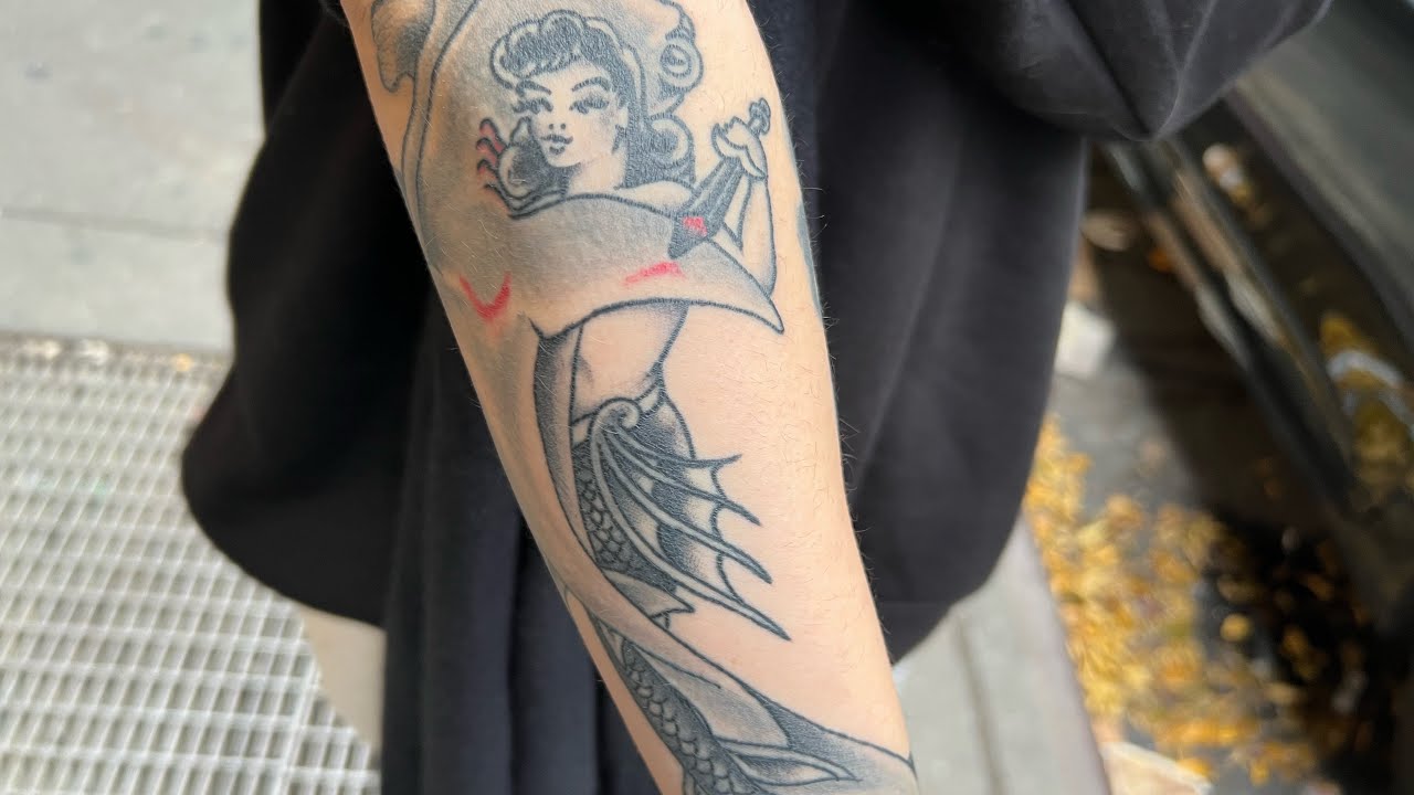 Ее первая татуировка в честь брата