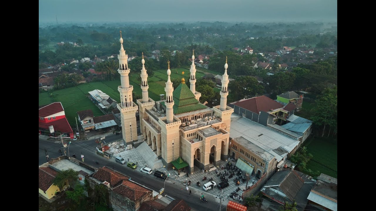 Adzan Merdu memakai Langgam ROS di masjid Suciati Saliman