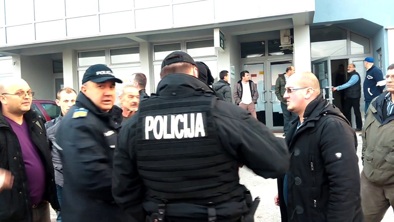 Naguravanje ispred MZ Velešići