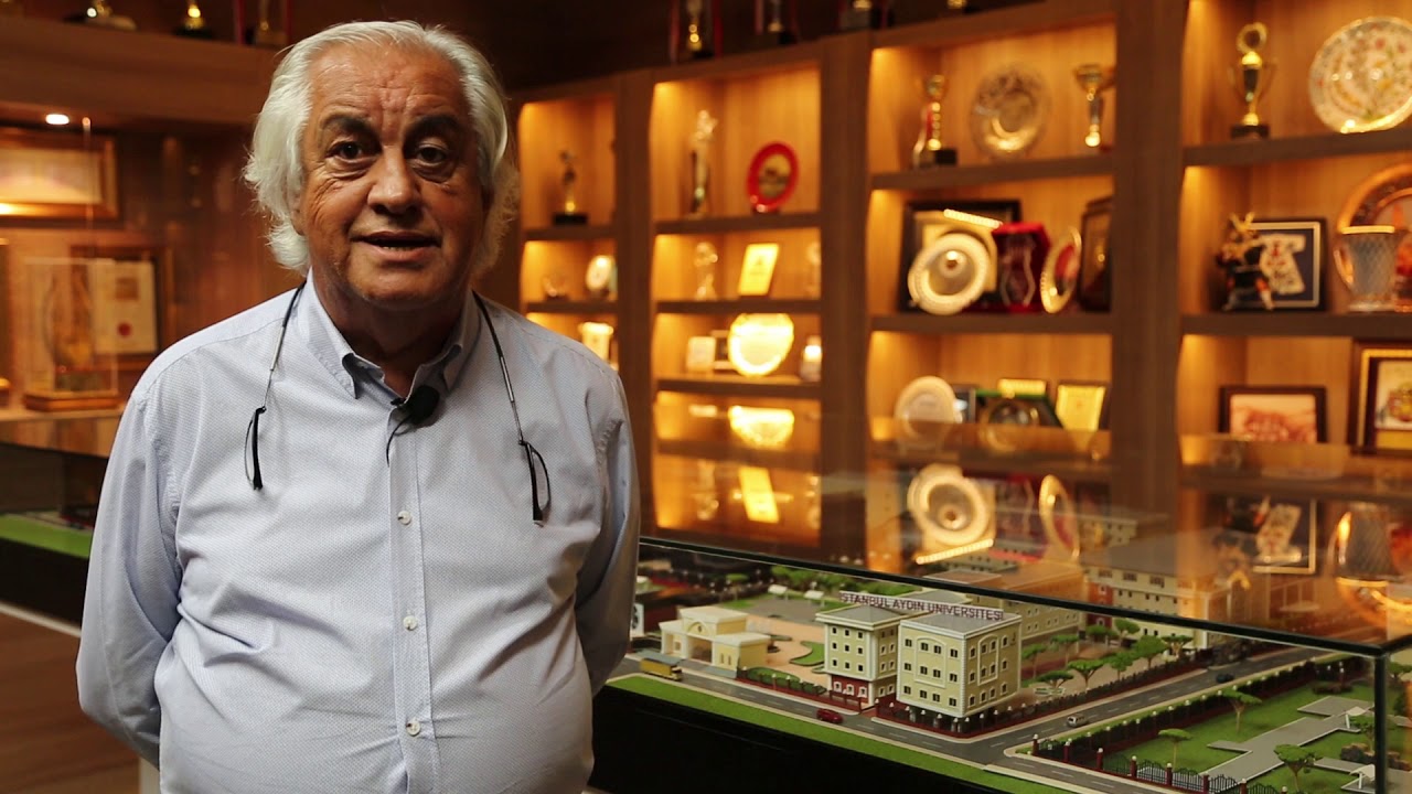 İAÜ - Mimarlık ve Tasarım Fakültesi Dekanımız Prof. Dr. Turhan Nejat Aral