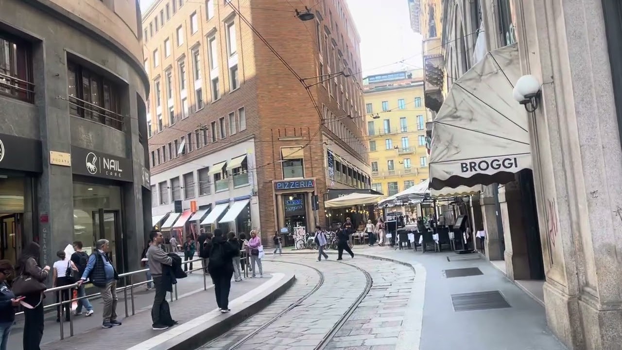 جانب من ساحة الدومو ميلان - إيطاليا 🇮🇹 