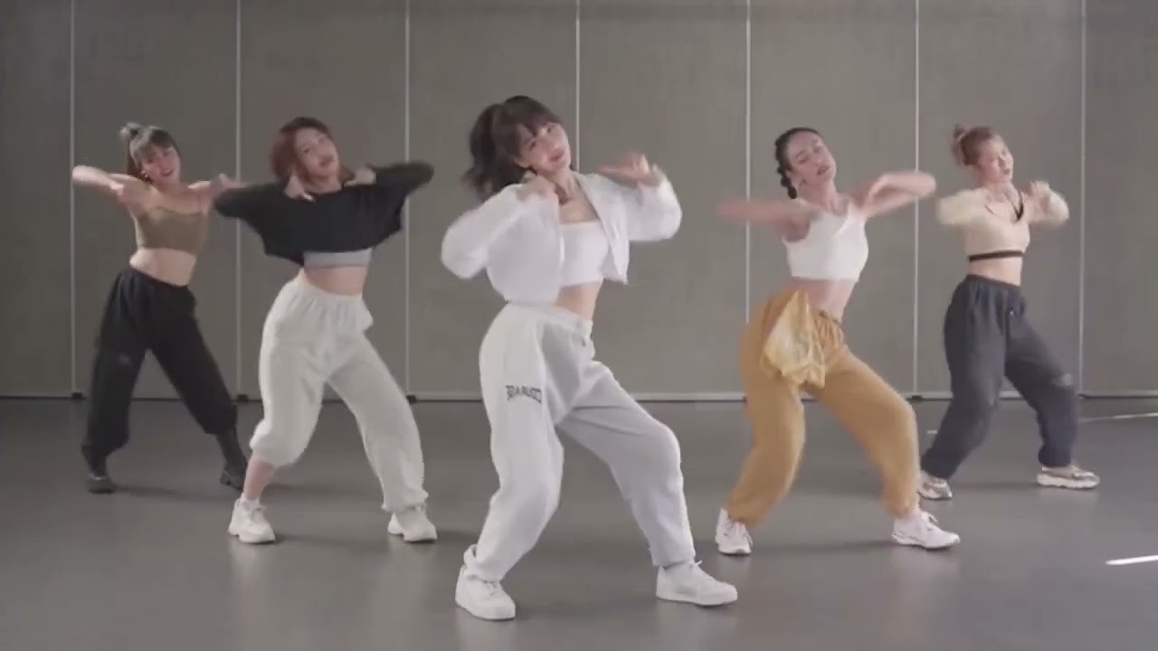 MIN c&agrave; ph&ecirc; dance practice (mirrored & slowed)