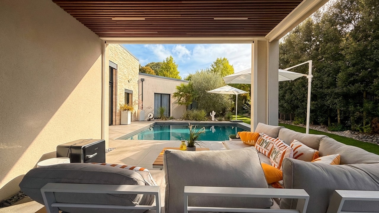VISITE PRIVÉE : Villa d’Architecte de 262 m² à Saint-Cyr-sur-Loire | Immobilier d'Exception 🏠✨
