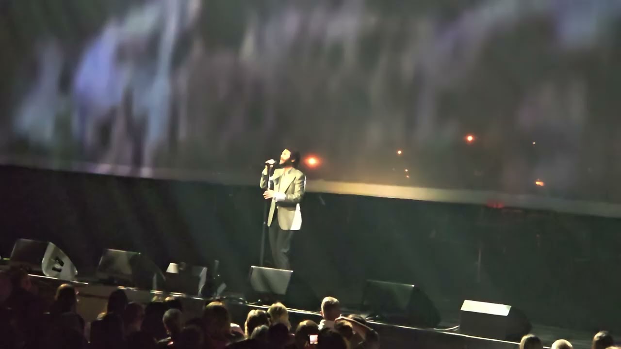 Josh Groban: Skyfall cover  Las Vegas 05102025