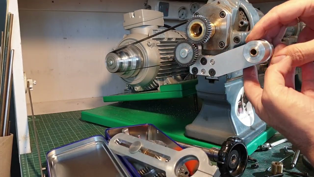 DIY screw cutting attachment for a Schaublin 70 lathe