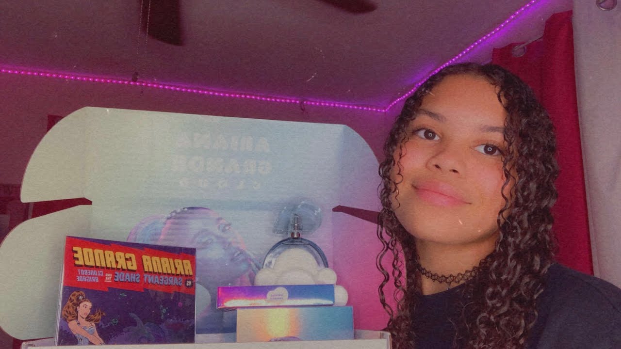 Unboxing the new Ariana grande cloud fanbox + comic book| jaydadorsey