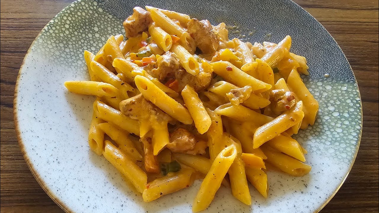 Restaurant Style Chicken Cheese Pasta 😋 