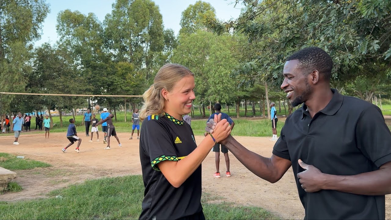 Erneuerung des Volleyballfelds für die Sports Charity Mwanza | Johanna`s Fundraising