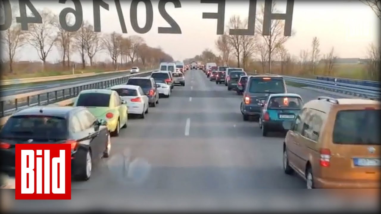 Die perfekte Rettungsgasse - Feuerwehr filmt nach Verkehrsunfall