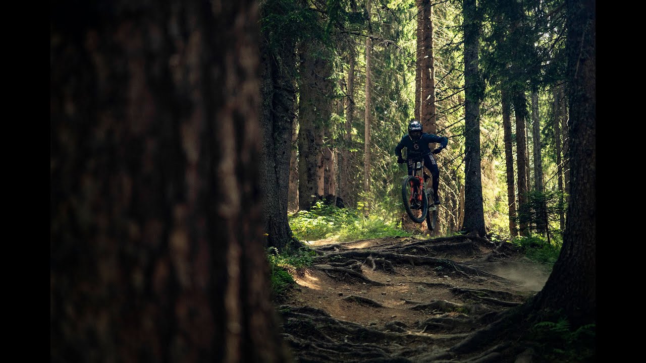 RAW Downhill Madness with Benoit Coulanges & Ethan Craik