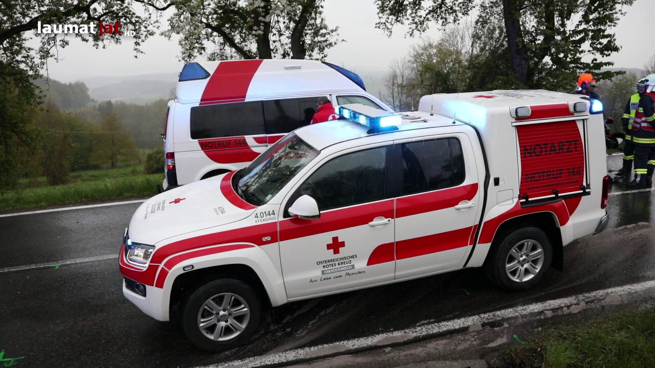 Vier Verletzte bei schwerem Verkehrsunfall auf der Eferdinger Straße in Hinzenbach