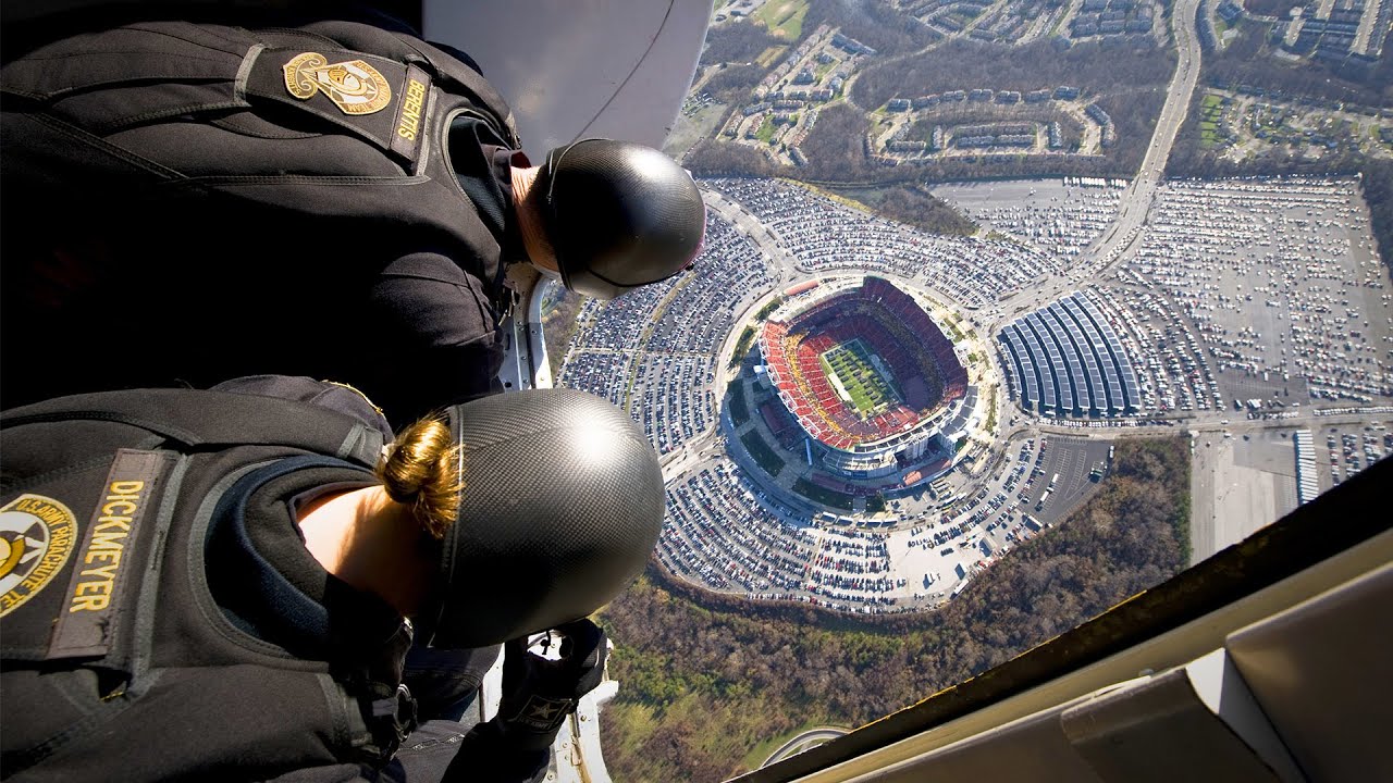 Crazy US Parachute Team Jumps Inside  Football Stadium