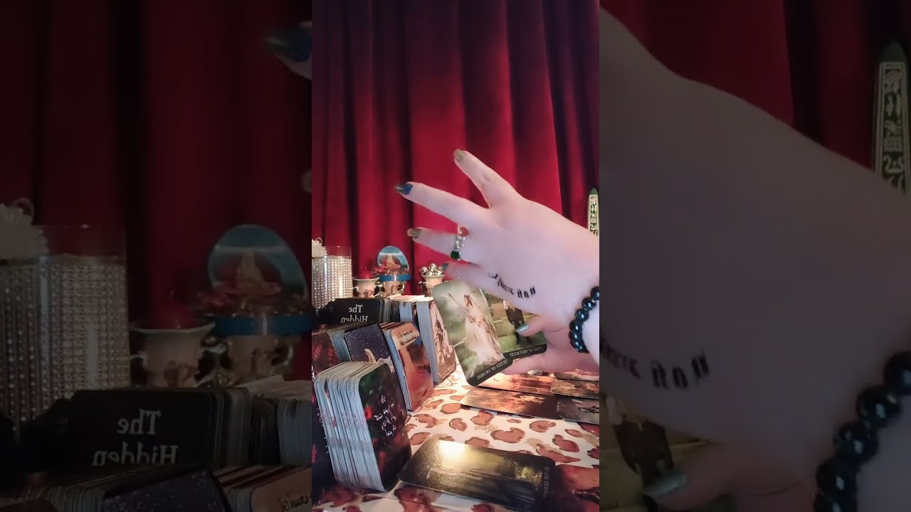 برج الدلو حبيب يخفي مشاعره تجاهك و هو عاشقا لك سرا❤️‍🔥لا يمكن ان يتحمل خسارتك فأنت كل ما يتمنى🤗احبك🫂