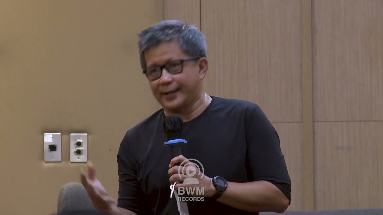 Rocky Gerung : Millenials Akan Cepat Pikun Kalau...