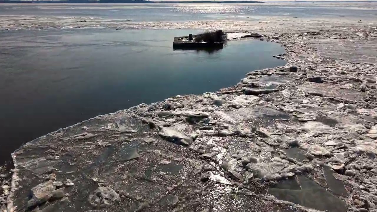 Ice On The Delaware River