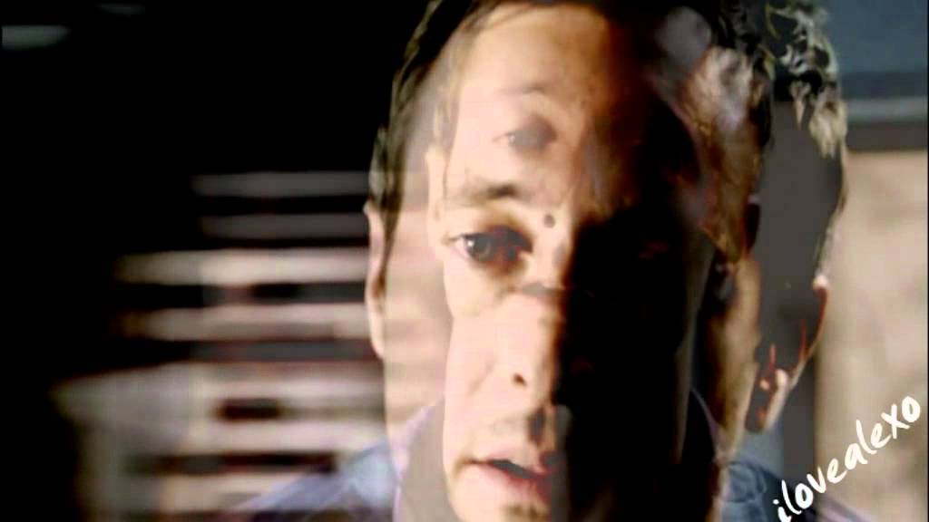 Alex O'Loughlin (Steve McGarrett)_Give me a sign