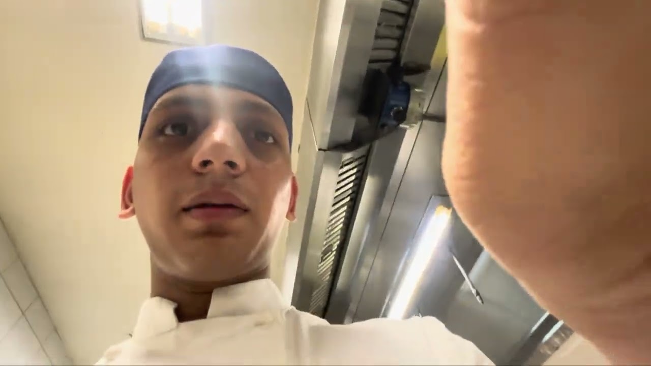 Night Shift Mein Bada Haadsa | Chef Ka Haath Jal Gaya ☹️🔥#vlog #foryou #trending #youtube #chef 