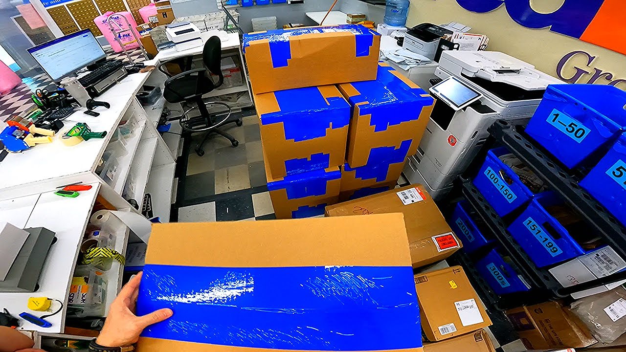 This business does not slow down | POV pack-and-ship store