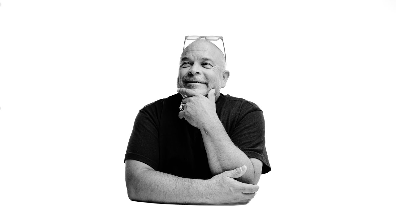 ELMĀRS TANNIS. Par picu, bandītiem, depresiju, draudiem, politiku, bērēm, protestiem, rosolu, ASV.
