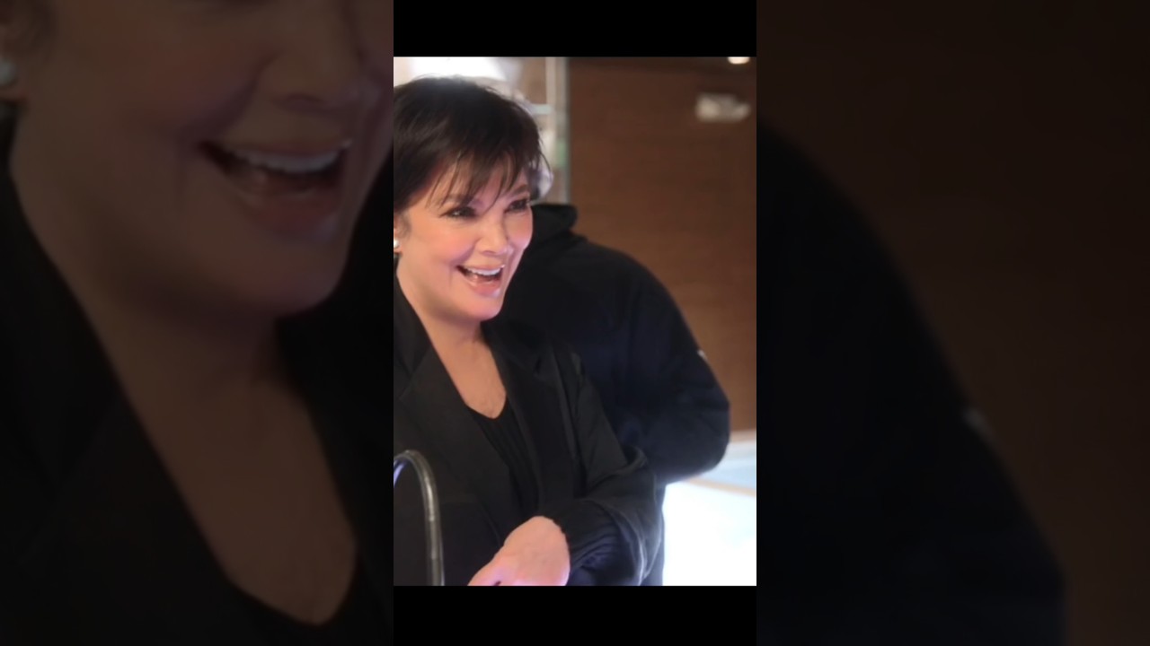 If you have 21, you can buy gummies 🍬| Kris Jenner & Khloé Kardashian