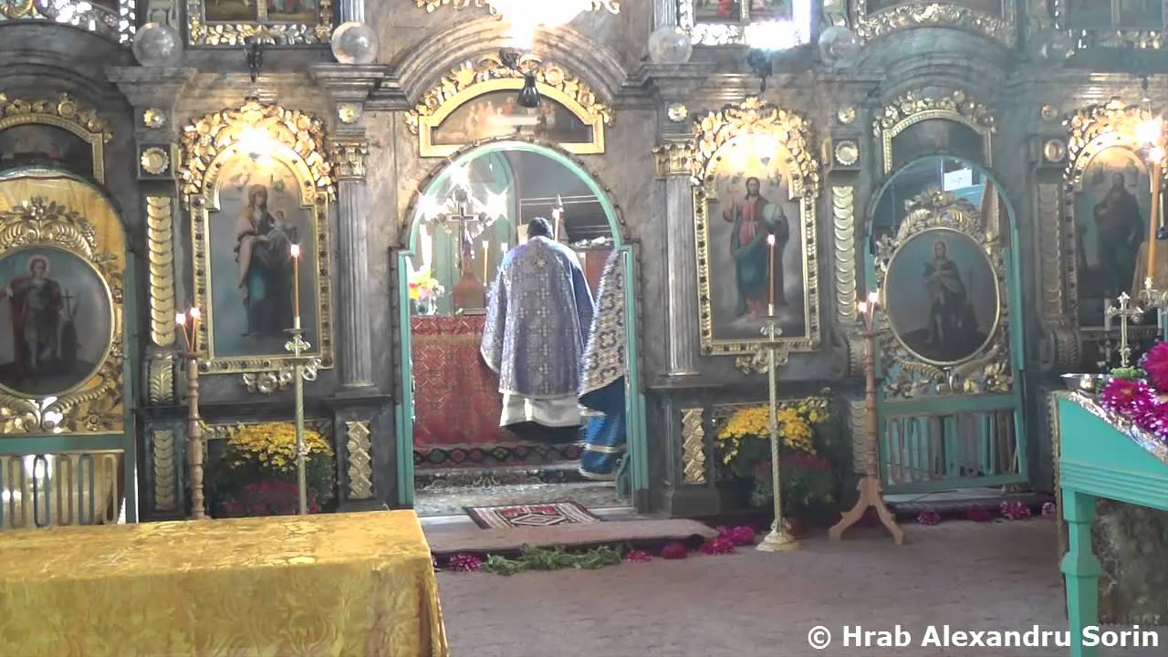 Sfânta Liturghie - Sf. Mare Mucenic Dimitrie Izvorâtorul de Mir - Satchinez 2015