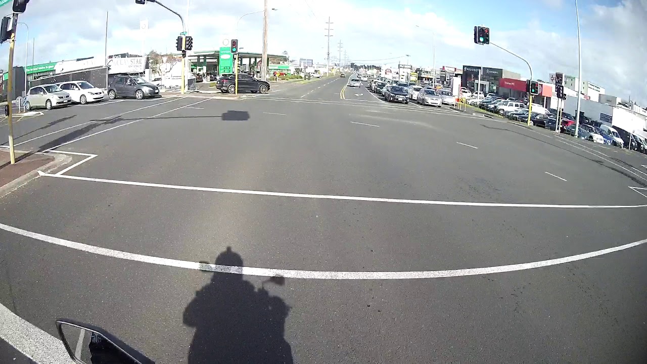 Cut off by lane drifting Porsche PLATE: KNQ585