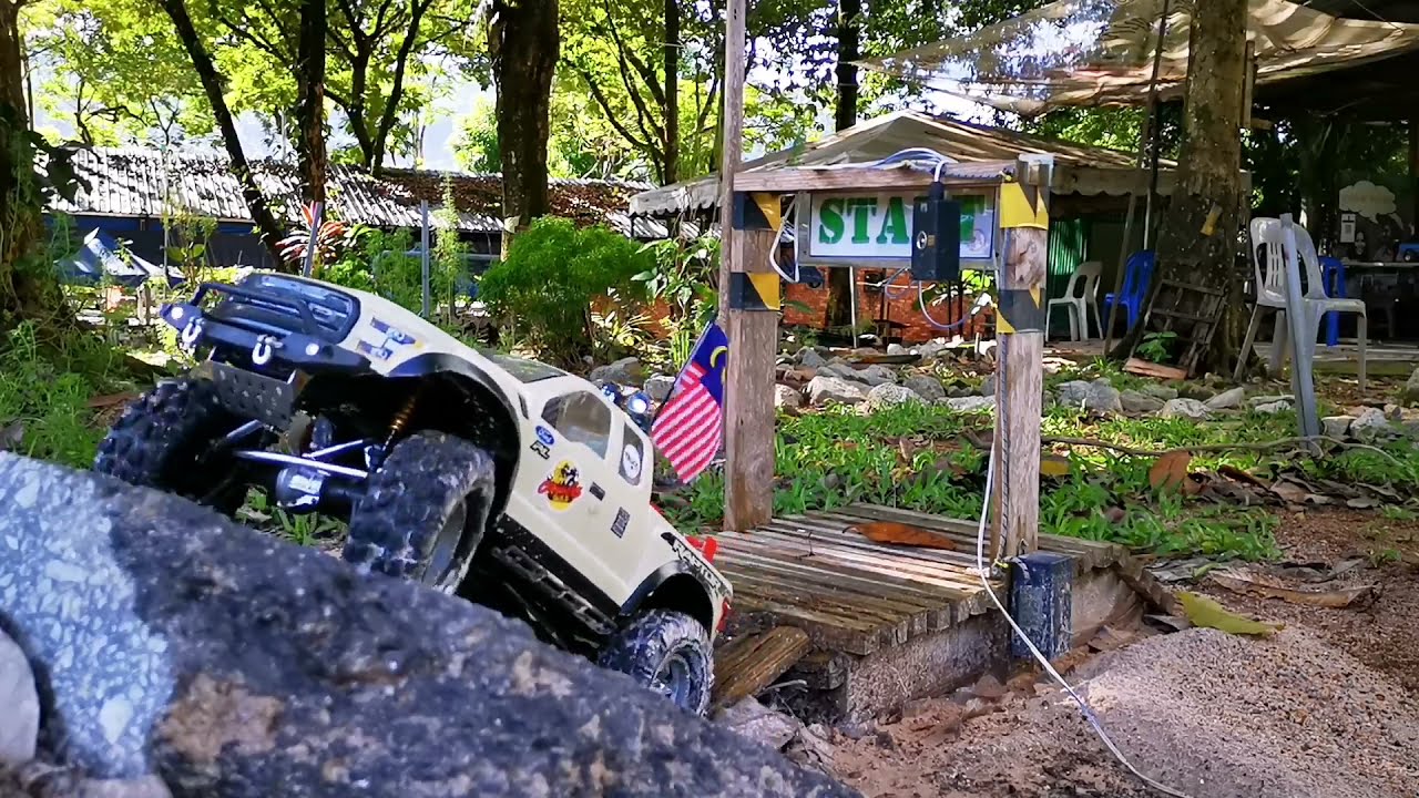 Gen8 AXE Ford F-150 Raptor | Quick Climb on a Mound