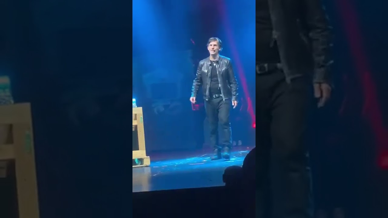 Casanova buzzsawing of audience member