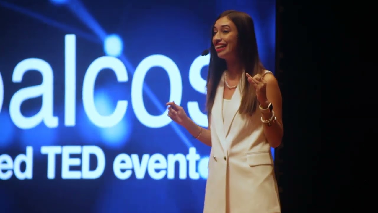 Conecta contigo para conectar con tu dinero | Isis Carus | TEDxCoatzacoalcos