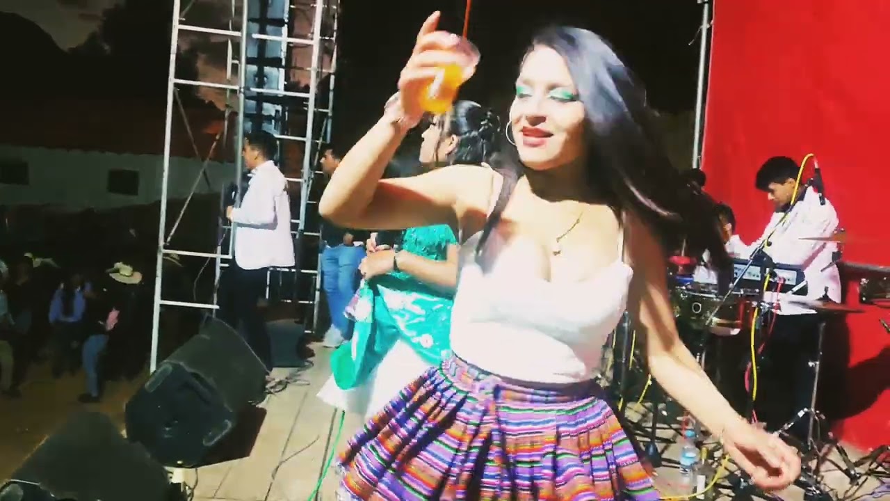 EVITA VASQUEZ MIX HUAYNOS