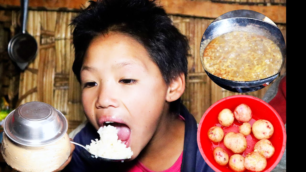 bungwa cooking potato soup curry || @junglefamilycooking