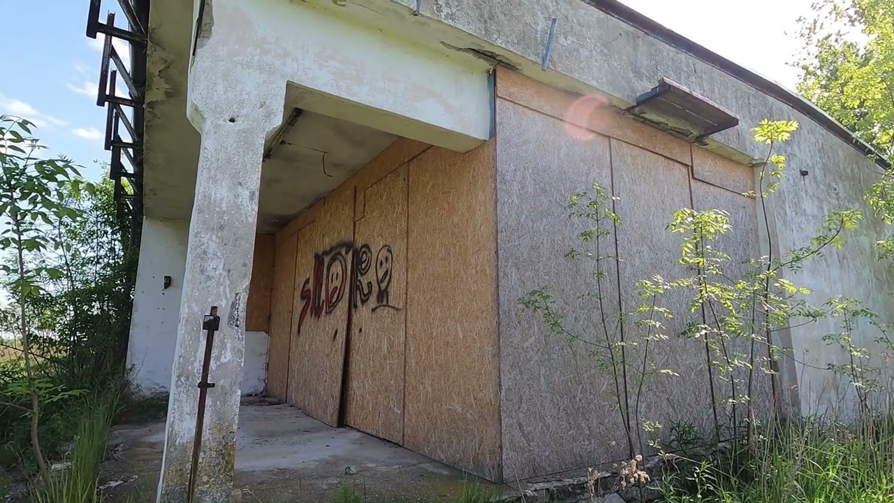 Sklep i budynki mieszkalne z filmu 