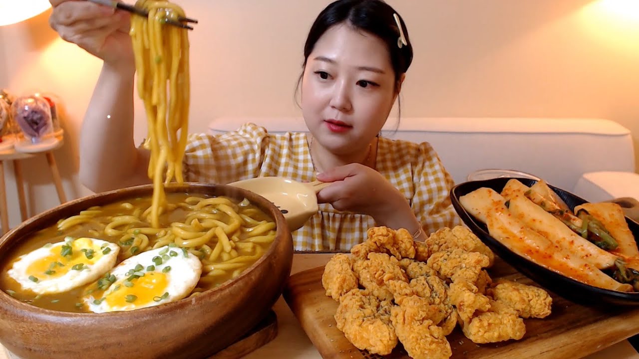 바삭한 핫크리스피 치킨 소스 가득 카레우동 총각김치 먹방 Hot Crispy Chicken Curry noodles Radish Kimchi Mukbang Eatingsound