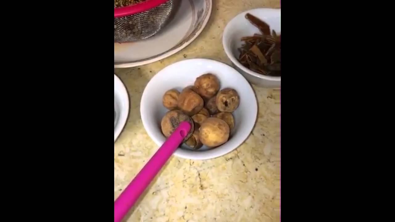 طريقة تنظيف البهارات وطحنها بالبيت | فوز الشهري