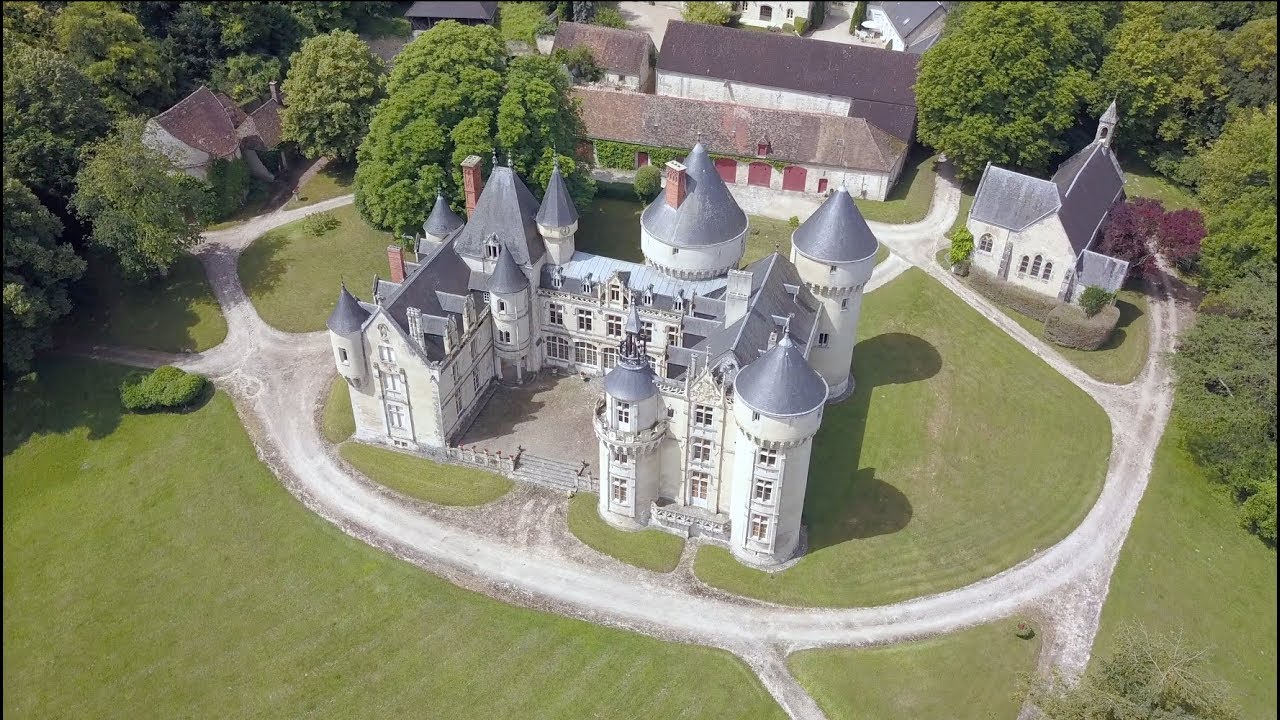 Vidéo Drone - Château de Rouville à Malesherbes  & Menhir de la Pierre Droite - Milly-la-Forêt