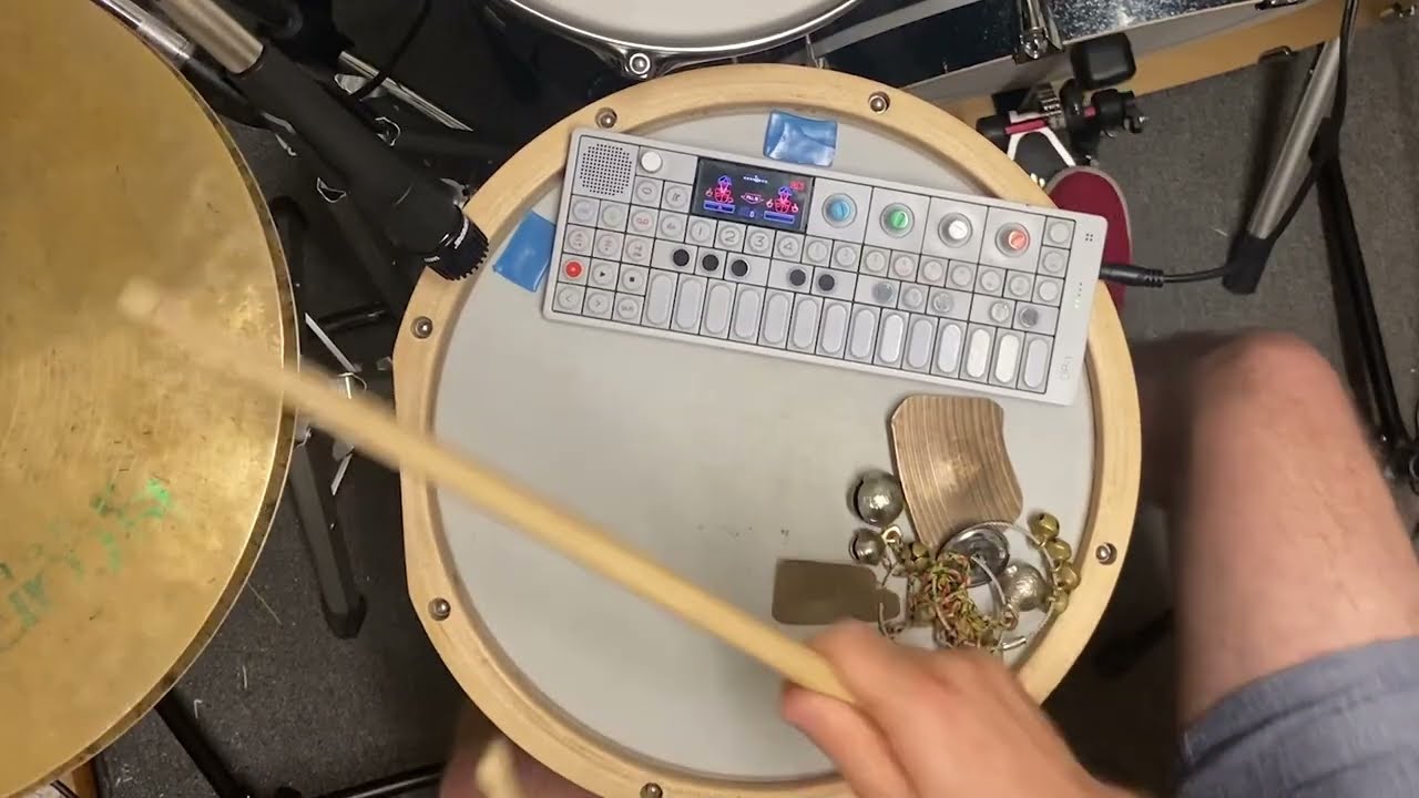 'B217' - greggy on the moon (OP-1 + drums vignette)