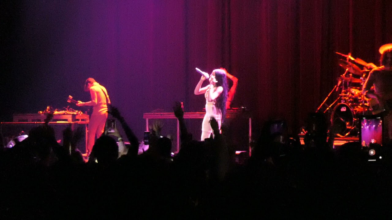 Azealia Banks - Anna Wintour (The Novo, Los Angeles CA 12/7/2021)
