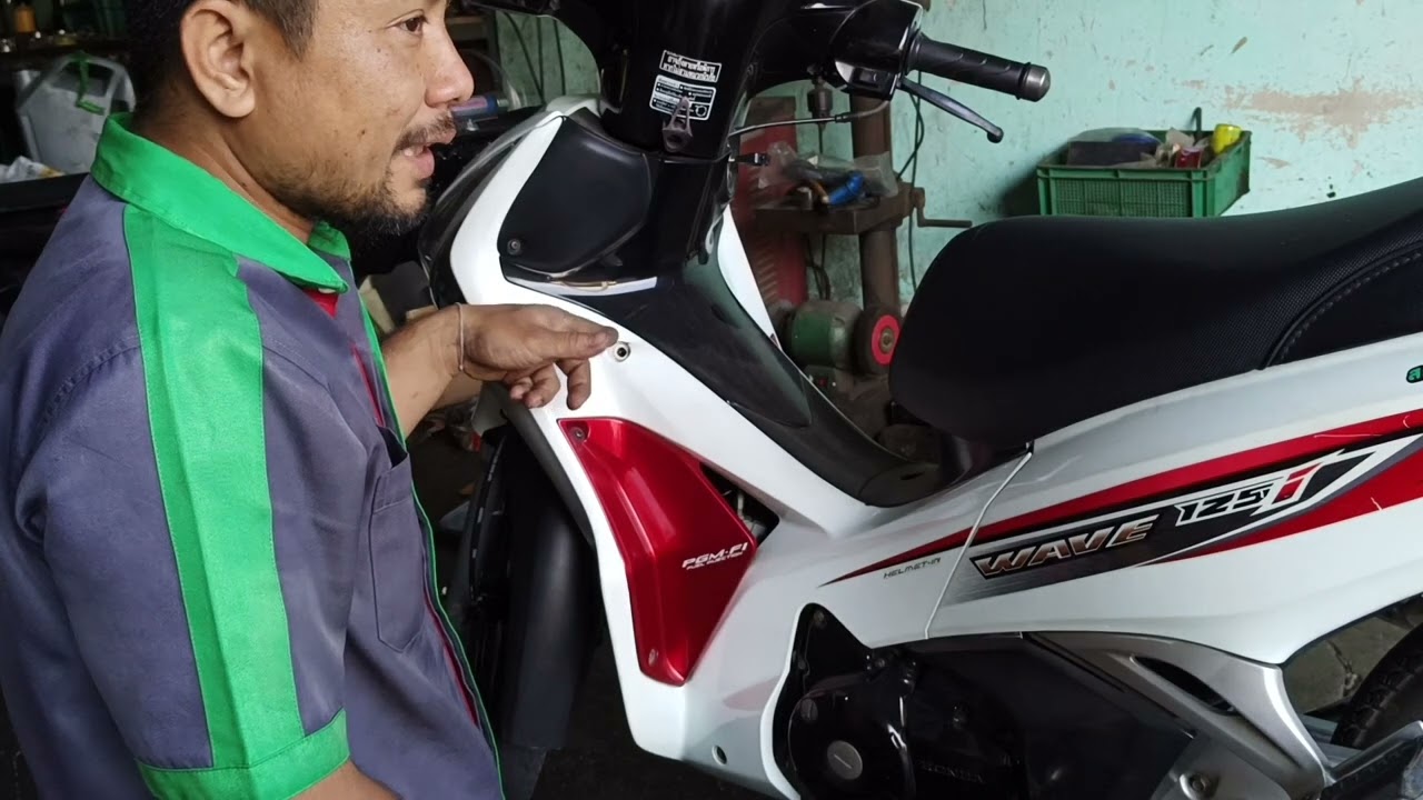 wave 125 ปลาวาฬ..ควันขาวออกท่อ..สาเหตุเกิดจากชุดแหวนน้ำมันเสื่อมสภาพครับ