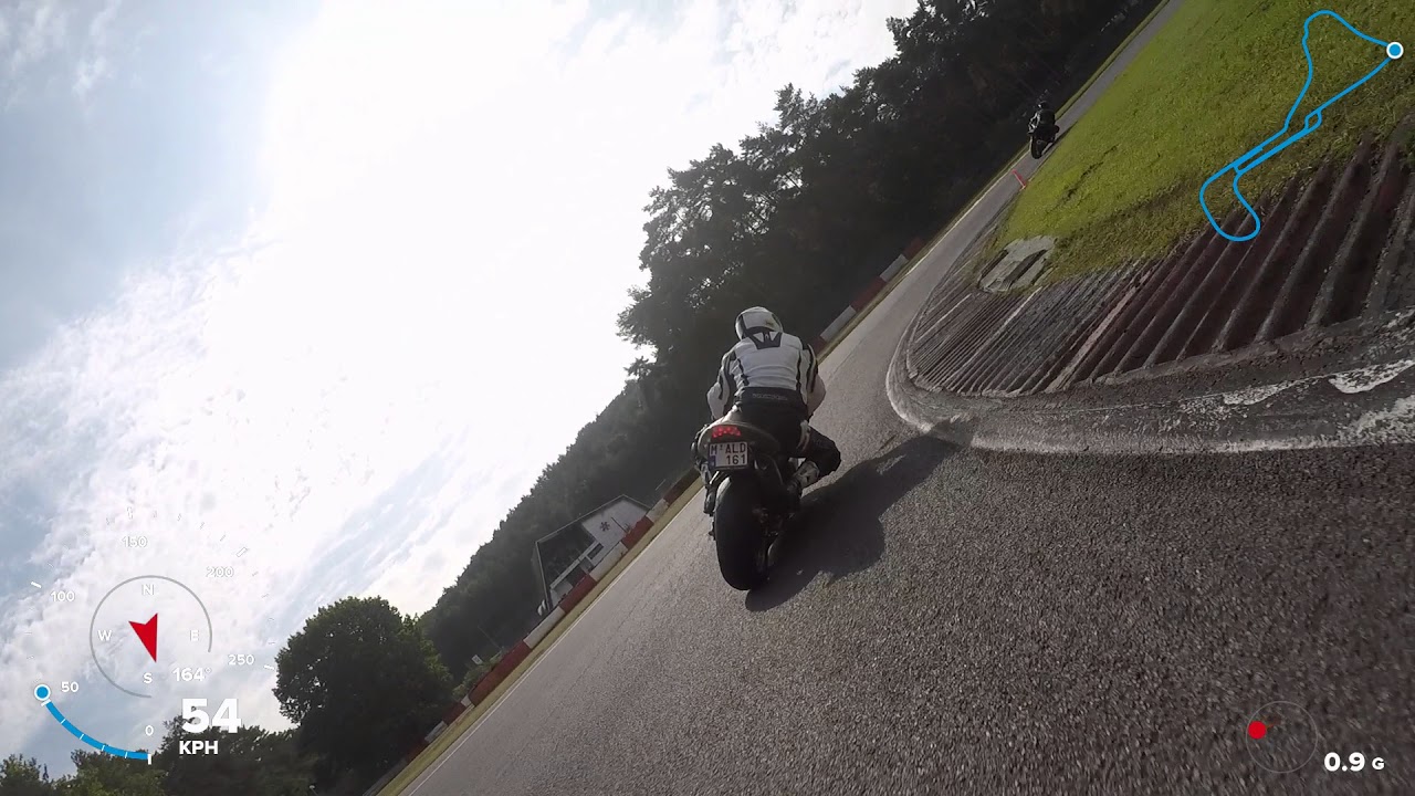 YAMAHA R1 (2004 - RN12) on track - fast session